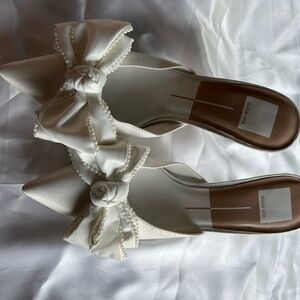 Elegant Ivory Satin Bow Women's Shoes